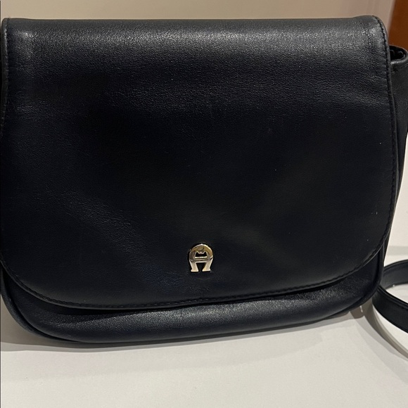 Etienne Aigner Vintage Blue Leather Shoulder Bag - Picture 1 of 9
